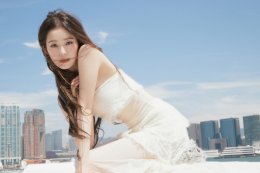 IRENE (ไอรีน) ผลิบานในฐานะศิลปินเดี่ยวอย่างงดงาม ด้วยมินิอัลบั้มชุดแรก 'Like A Flower' ยอดจำหน่ายวันแรกทะลุกว่า 2.5 แสนชุด และติดอันดับ 1 บนชาร์ต iTunes Top Albums กว่า 21 ภูมิภาคทั่วโลก
